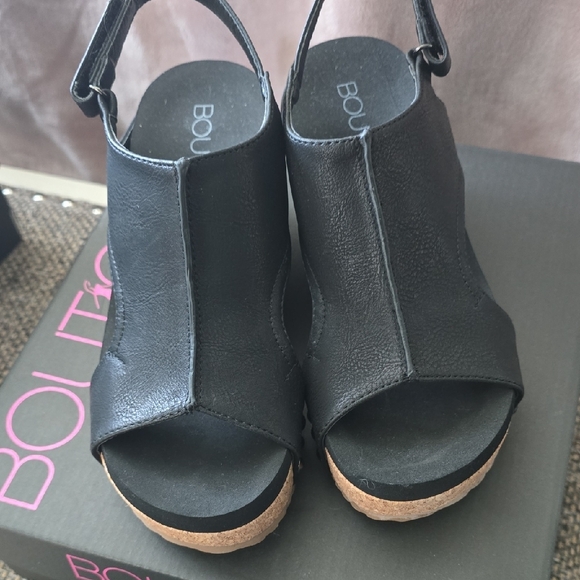 Corkys Black Wedge Sandals with Tan Sole - Picture 6 of 8